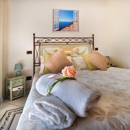 Bed and Breakfast La Finestra Sul Mare à Ischia Extérieur photo