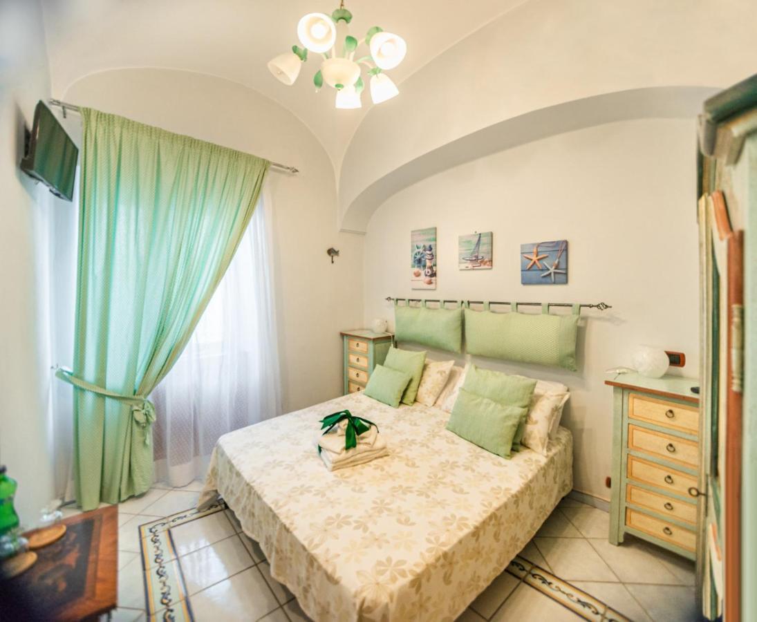 Bed and Breakfast La Finestra Sul Mare à Ischia Extérieur photo