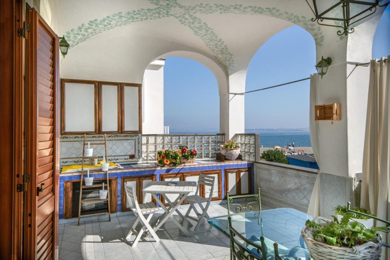 Bed and Breakfast La Finestra Sul Mare à Ischia Extérieur photo