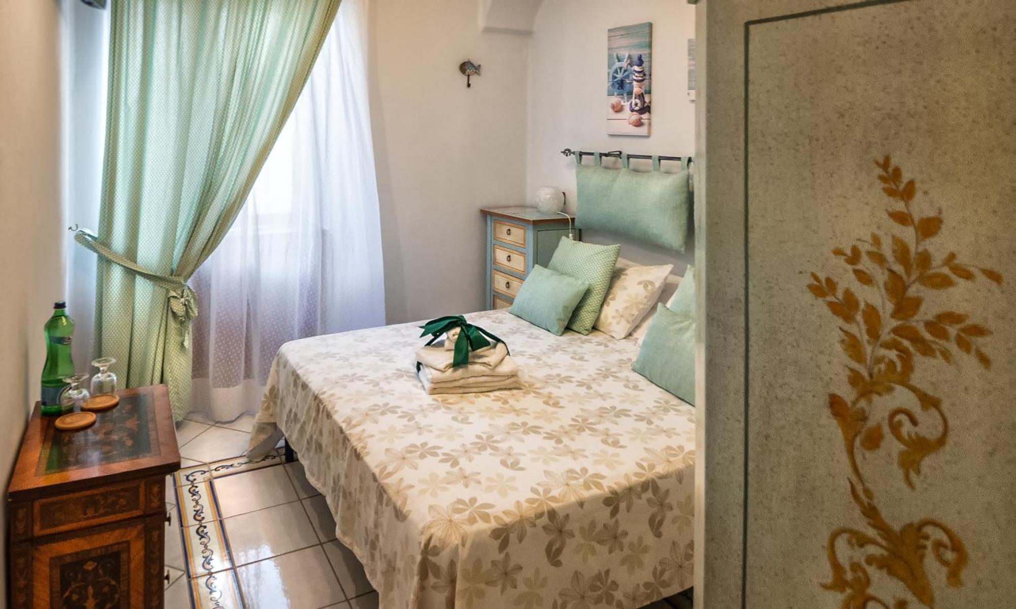 Bed and Breakfast La Finestra Sul Mare à Ischia Extérieur photo